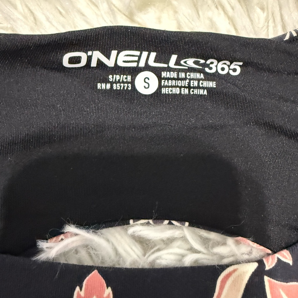 O'Neill 365 Clara Sports Bra Black Pink Floral High Neck Strappy Back Small - Picture 4 of 6